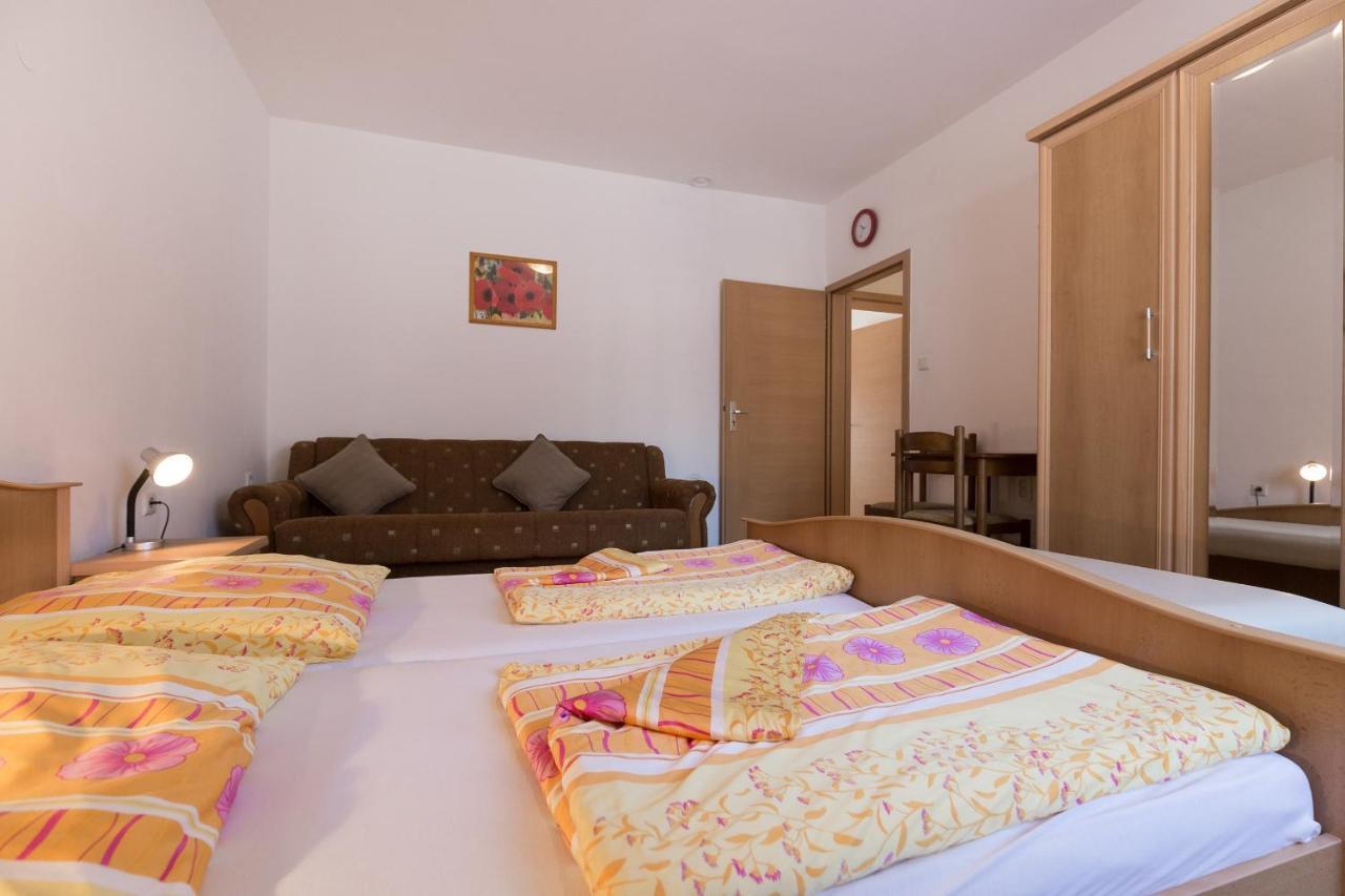 Apartment Twisting By The Private Pool Zadar Ngoại thất bức ảnh